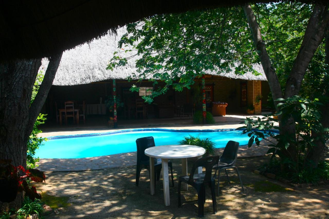 Mawuya Lodge วิกตอเรียฟอลส์ ภายนอก รูปภาพ
