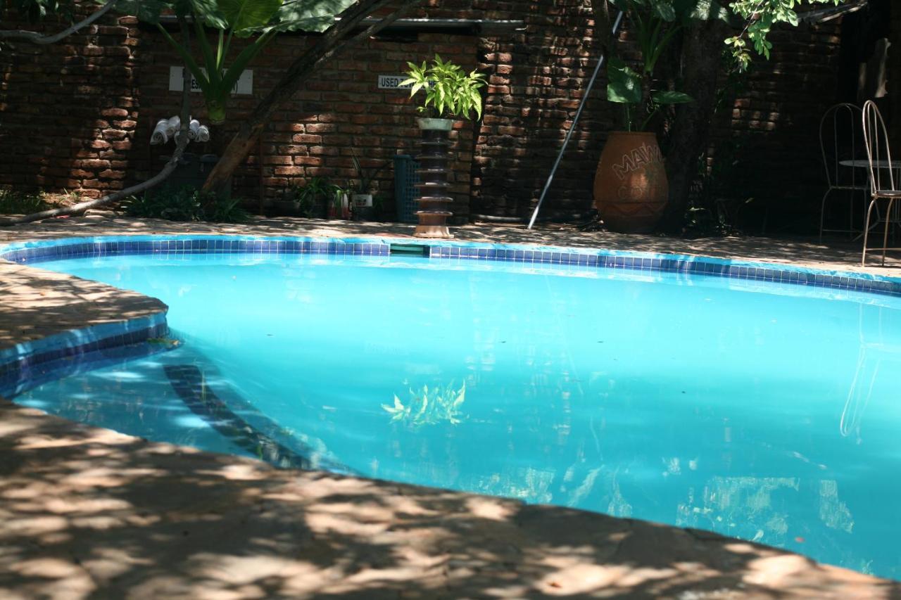 Mawuya Lodge วิกตอเรียฟอลส์ ภายนอก รูปภาพ