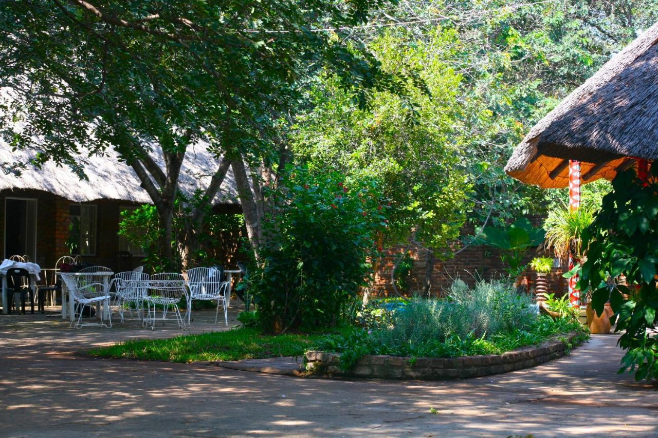 Mawuya Lodge วิกตอเรียฟอลส์ ภายนอก รูปภาพ