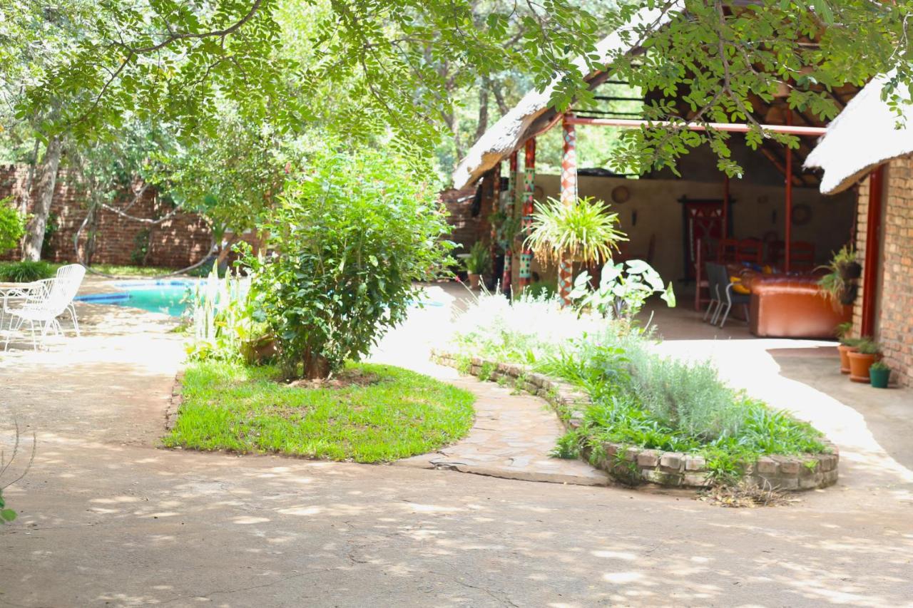 Mawuya Lodge วิกตอเรียฟอลส์ ภายนอก รูปภาพ