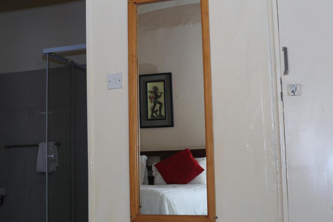 Mawuya Lodge วิกตอเรียฟอลส์ ภายนอก รูปภาพ
