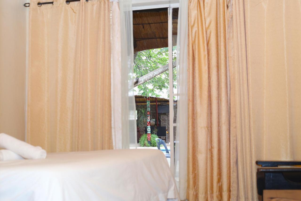 Mawuya Lodge วิกตอเรียฟอลส์ ภายนอก รูปภาพ