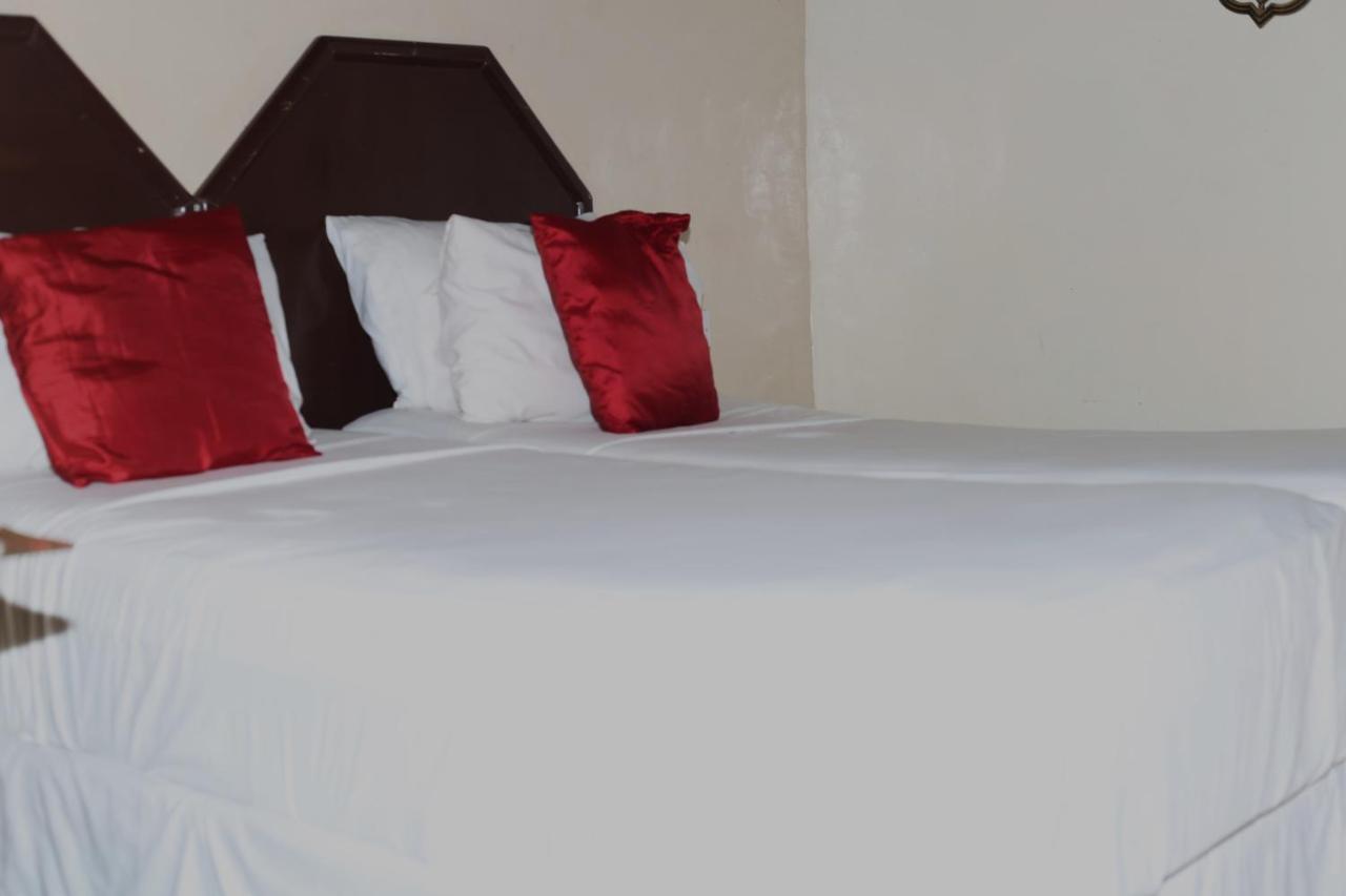 Mawuya Lodge วิกตอเรียฟอลส์ ภายนอก รูปภาพ